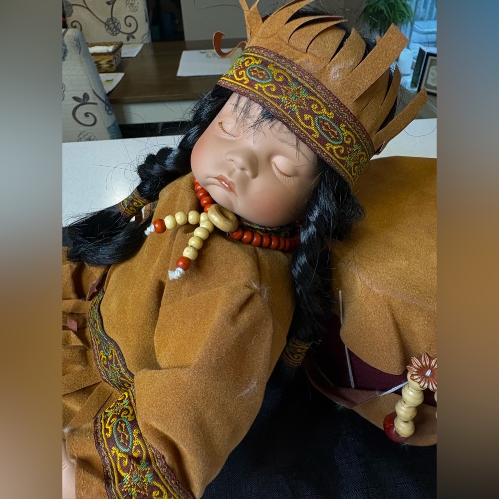 Vintage Goldenvale Collection Native Amercan Porcelain Doll - Picture 3 of 7